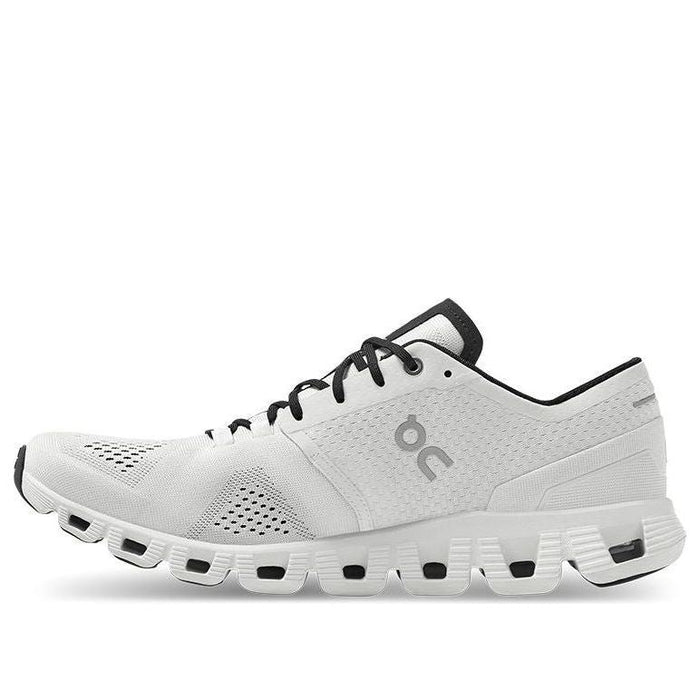On Cloud X sneaker